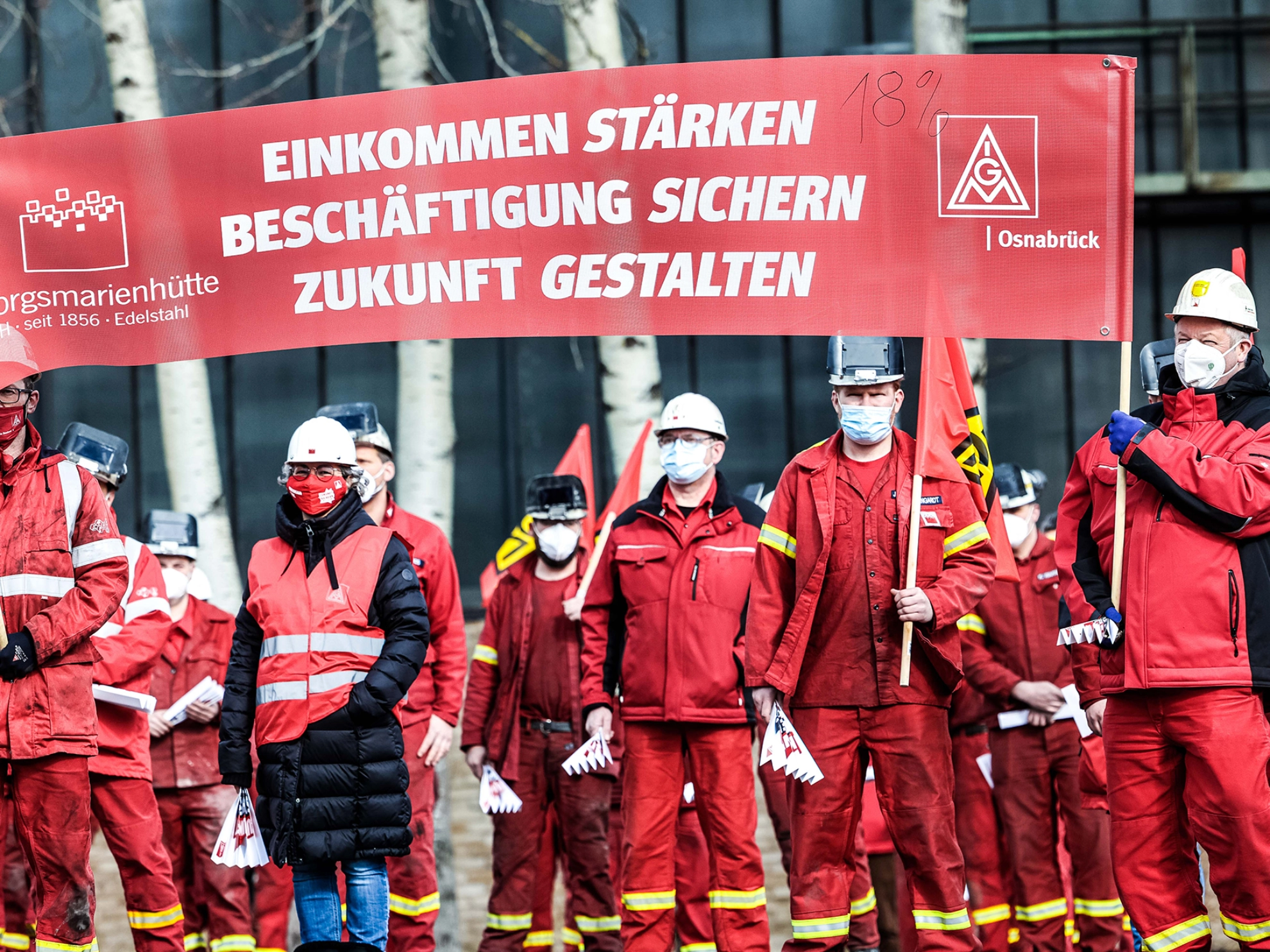 Beschäftigte während einer Aktion zur Tarifbewegung 2021