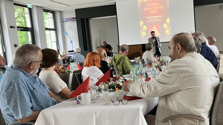 Tisch Rede