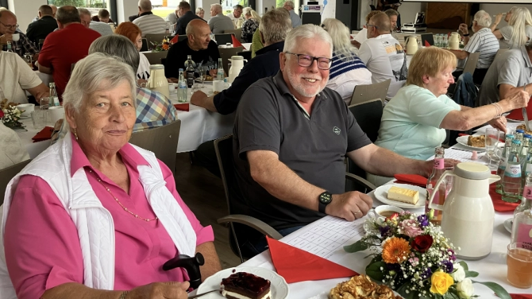 Kaffee, Kuchen und ein Lächeln3